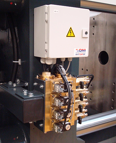 RHYTEMPER 1.4 Spritzguss Flexcontrol Oni Verteilerblock Am Werkzeug 1100x1280px